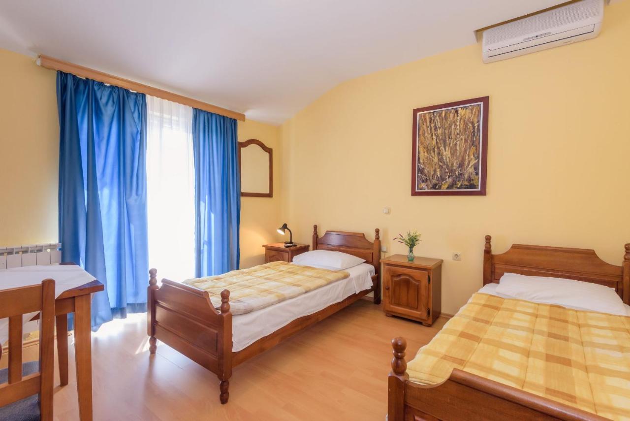 Djudja I Mate Bed & Breakfast Vid Exterior foto